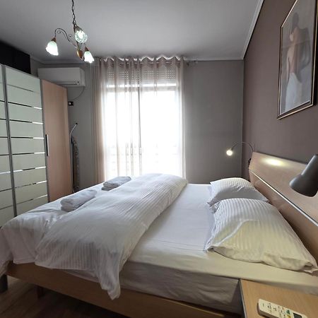 Aura Skanderbeg Square Apartments Тирана Экстерьер фото