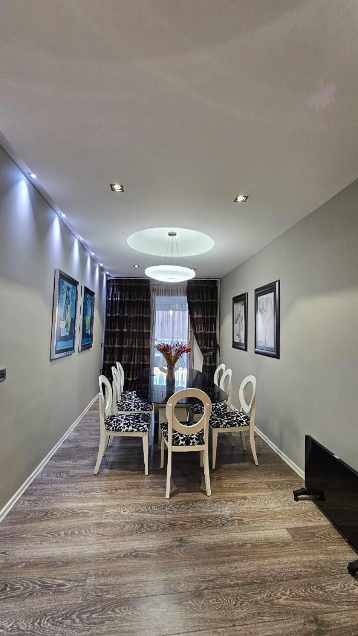 Aura Skanderbeg Square Apartments Тирана Экстерьер фото